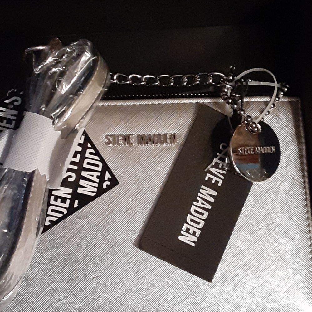 STEVE MADDEN POM HAT AND CROSSBODY BAG SET - Picture 10 of 11